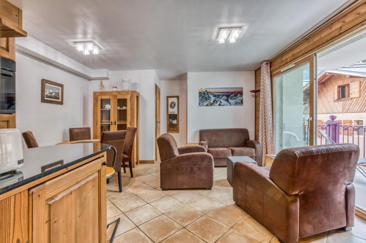 Vallet- Newly Renovated 2 Bedroom Nestled Just Off The Main Street Chamonix Mont Blanc